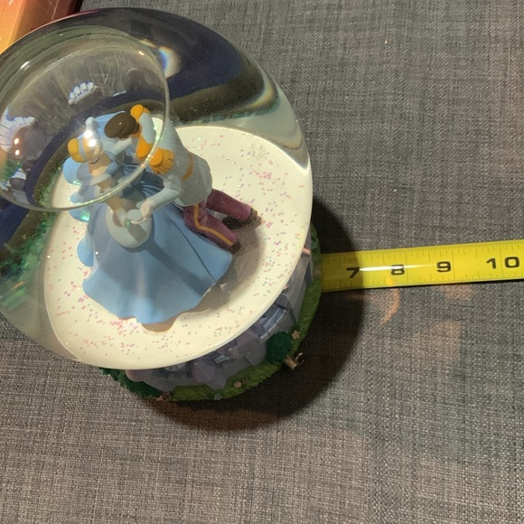 Disney Cinderella and Prince Charming Snow Globe - Picture 9 of 9